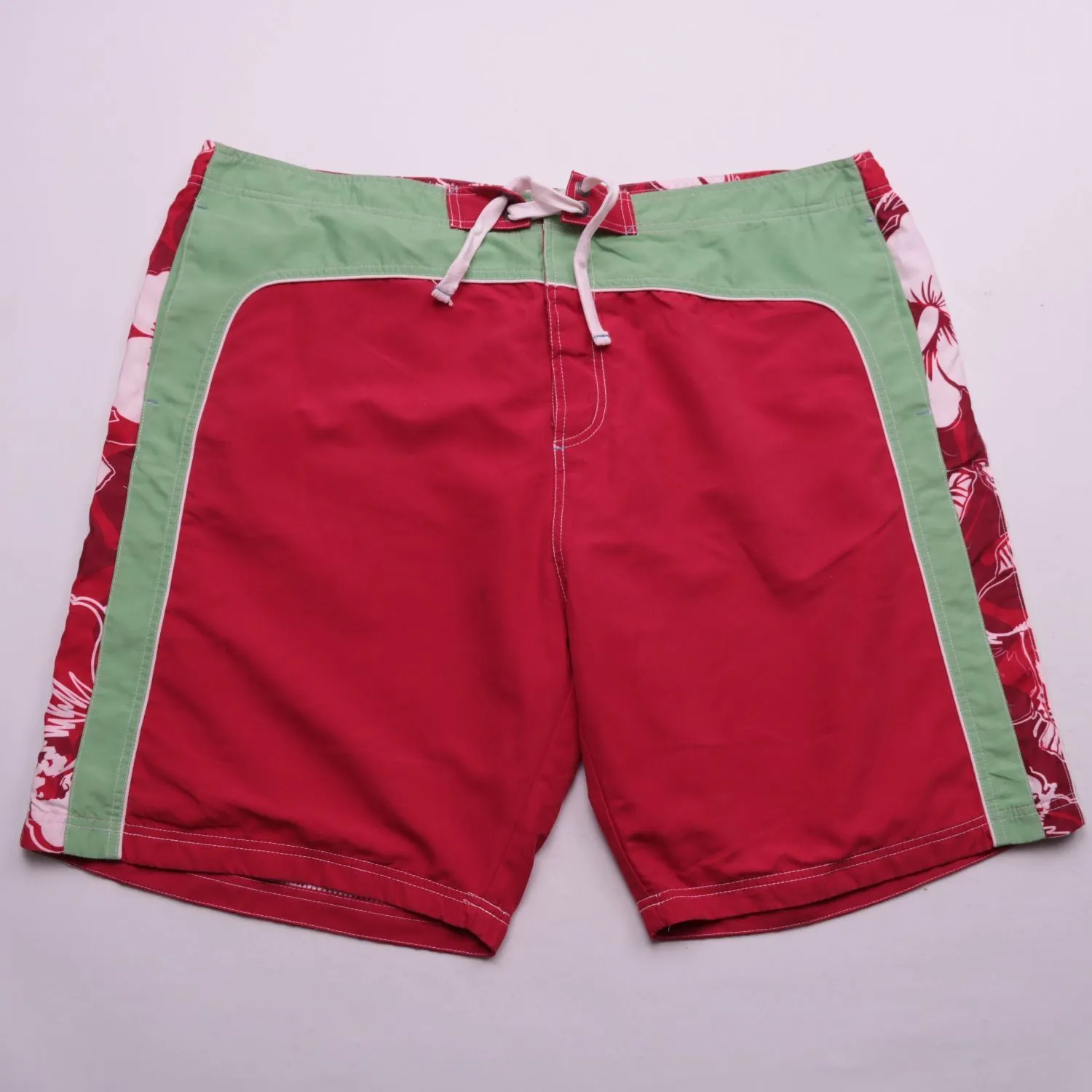 Красные шорты Mantaray с контрастными вставками, размер 60 (3XL)